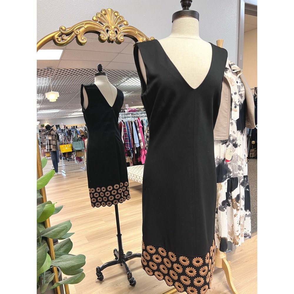 Trina Turk Sheath Dress Womens 6 Black Excellent Daisy Embroidered Scallop Hem
